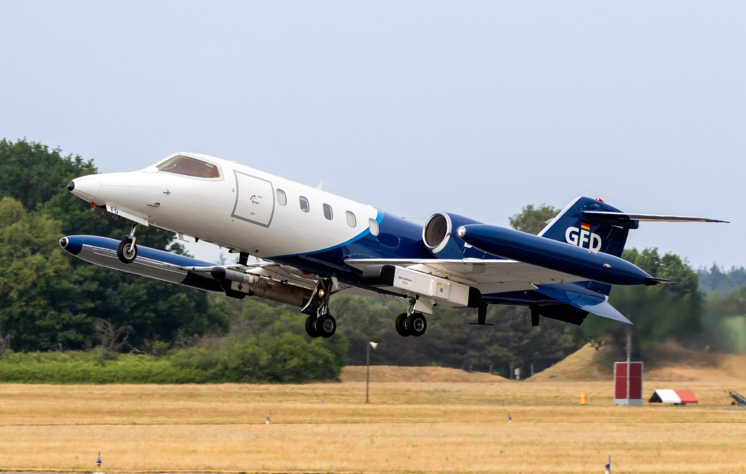 Learjet 35A der Gesellschaft für Flugzieldarstellung (GFD) beim Abflug.